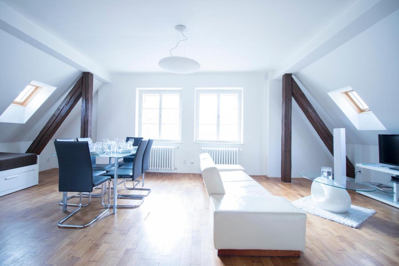 Apartments Old Town Square 27 Prague Luaran gambar